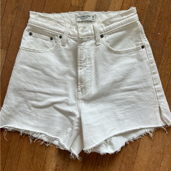 Abercrombie & Fitch Pants - Abercrombie 4” Mom Shorts size 26 curve love